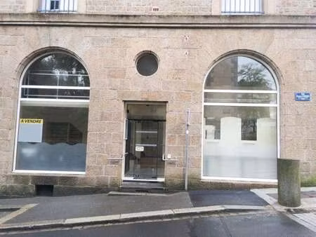 location bureaux et commerces à fougères (35300) : à louer / 72m² fougères