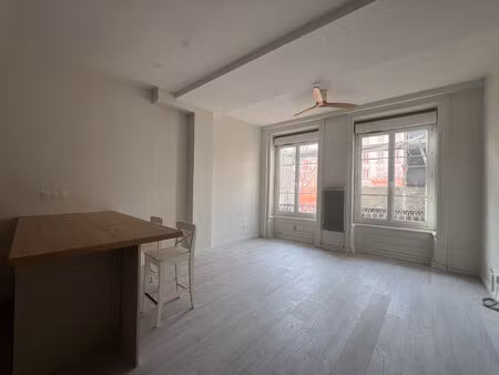 location appartement 2 pièces 62 m² à lyon 7 (69007)