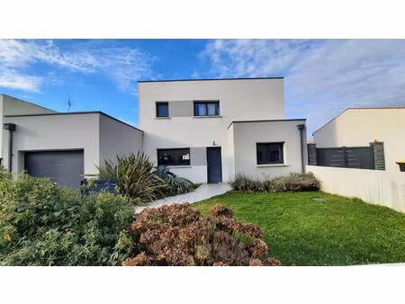 maison bourgneuf 5 pièce(s) 118 m2