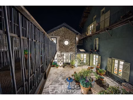 maison d'hôtes haut-de-gamme et son bistrot rénovés par un architecte en ariège sur le gr1