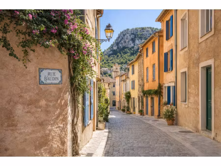 à louer joli studio au coeur du village d'ollioules