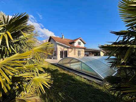 maison individuelle avec piscine