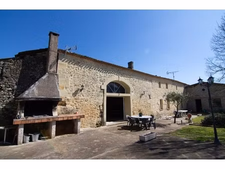 maison 5 pièces - 196 m²