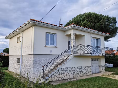 dans un quartier calme et recherché  maison sur sous-sol ave
