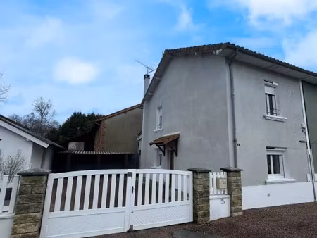 vente maison 4 pièces 66 m² à roumazières-loubert (16270)  87 500 €