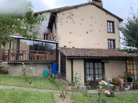 vente maison 92 m² à confolens (16500)  93 500 €