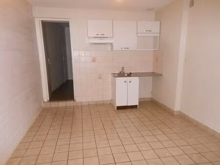 location appartement 2 pièces 30 m² à rodez (12000)