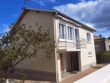 vente maison 4 pièces 61 m² à roumazières-loubert (16270)  137 800 €