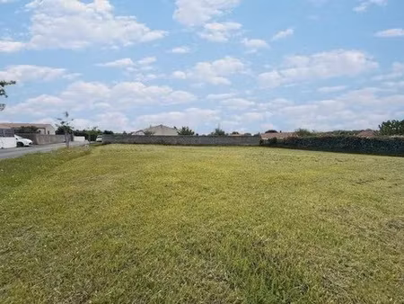 achat terrain 924m² le bourdet 79210