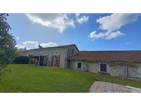 vente maison 5 pièces 122 m² à teyjat (24300)  174 900 €