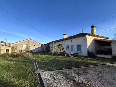 vente maison 4 pièces 129 m² à cellefrouin (16260)  137 800 €