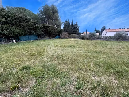 vente terrain 587 m² fontvieille (13990)