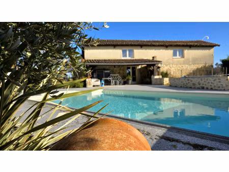 maison t7 - 159m² en campagne avec dependance  piscine  garages et jardin autour / proche 