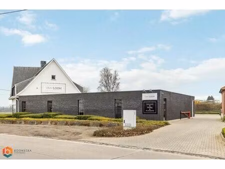 handelspand op toplocatie met grote visibiliteit en veelzijdige mogelijkheden (1030m2)