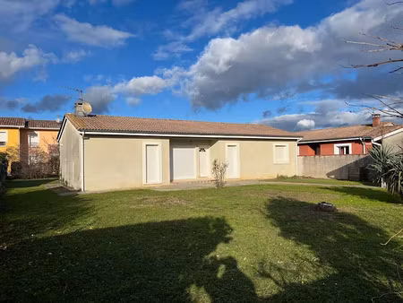 vente maison 4 pièces 95 m² à la tour-du-crieu (09100)  200 000 €