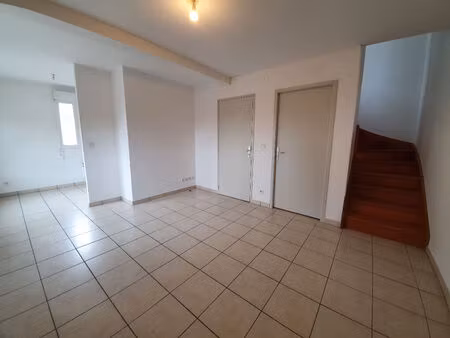 location appartement 2 pièces 44 m² à aubigny-sur-nère (18700)
