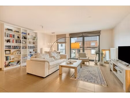 appartement te koop in sint-andries met 2 slaapkamers