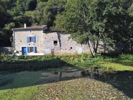 vente maison à civray (86400) : à vendre / 99m² civray