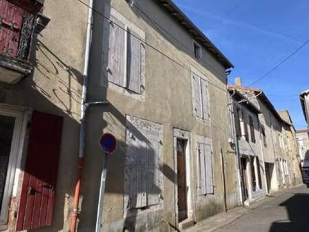 vente maison à ruffec (16700) : à vendre / 136m² ruffec