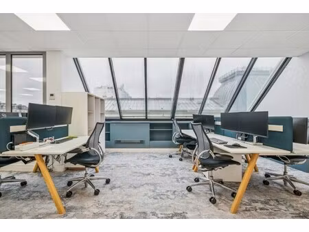 location local professionnel 101m²