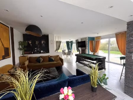 vente maison 8 pièces 216 m² à fressenneville (80390)  381 000 €