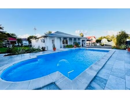 location maison  m² t-3 à baie-mahault  2 380 €