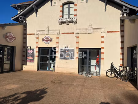 local commercial plein centre mimizan