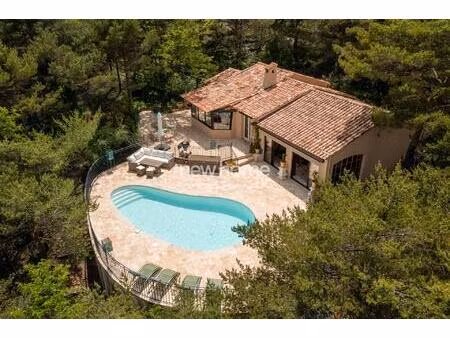 ravissante villa provençale dans le domaine de saint pierre à tourtour