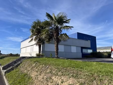 location local commercial