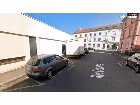 parking/box 1 pièce 30 m²