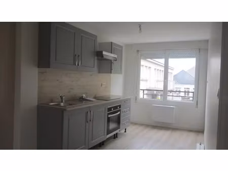 location appartement 3 pièces 47 m² à meslay-du-maine (53170)  470 €