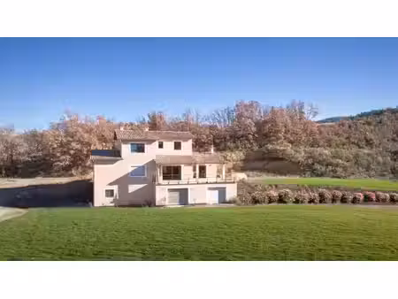villa contemporaine au calme – vue dominante  grands volumes  terrasses & prestations haut