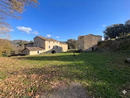 lasalle  propriété cévenole 190m² sur 11ha  4 chs + clède 80m²+100m²dépendance