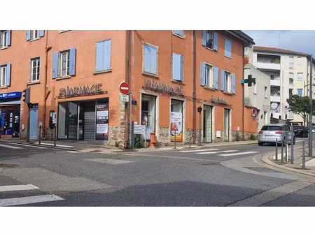 location commerce 128 m² à francheville (69340)