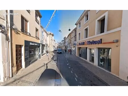 local commercial 8 8%