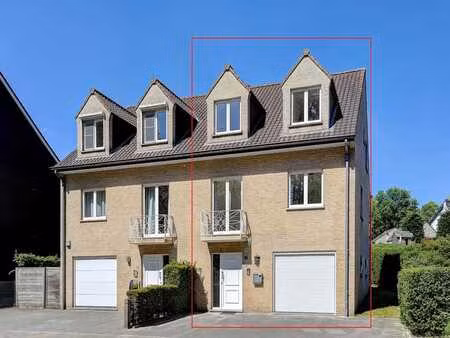 maison familiale clé en main avec terrasse et jardin