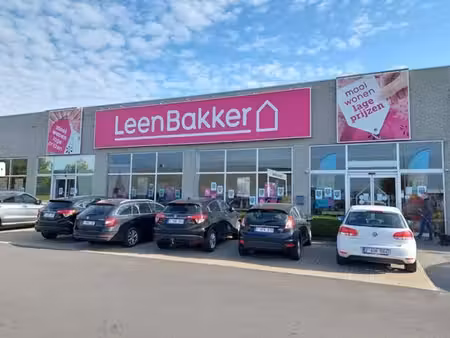 surface retail 999 m² à louer – maldegem