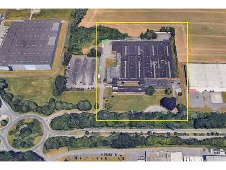 entrepôt de +/- 11.000 m²