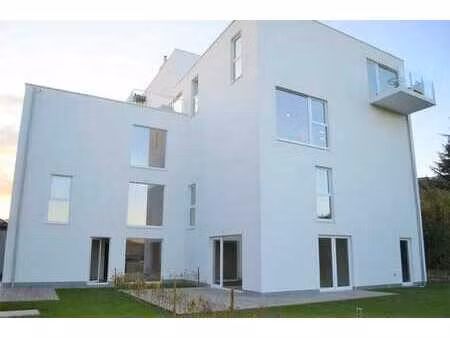 bureau idéalement implanté