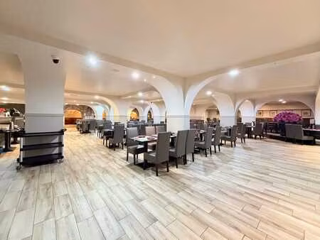 vaste surface dans le centre de namur