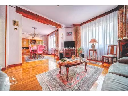 maison de ville f5 pleine de caractère