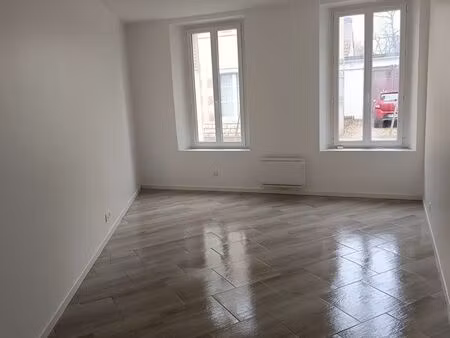 f1 rénové sur lorcy village - entrée immédiate