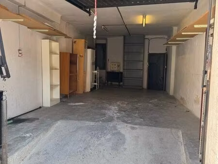 garage 25m2 à louer centre ville pertuis