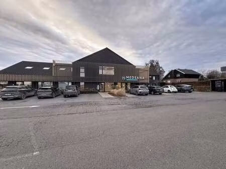 medsana : commerce individuel avec parking