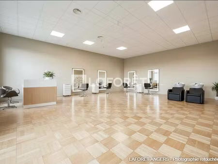 local commercial ou professionnel 63 m² - avrille