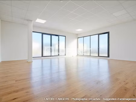 local commercial ou professionnel d'angle 66 m² - avrille