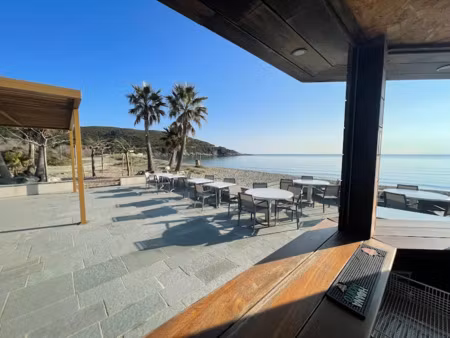 vente locaux professionnels 8 pièces à pietracorbara (20233)  1 680 000 €