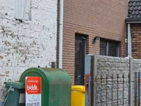 petite maison mitoyenne à rénover