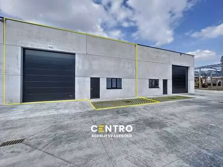 kwalitatief en goed geïsoleerd nb magazijn (260m²)  voorz...