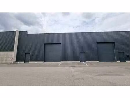 dépôt de 618m² à louer à willebroek